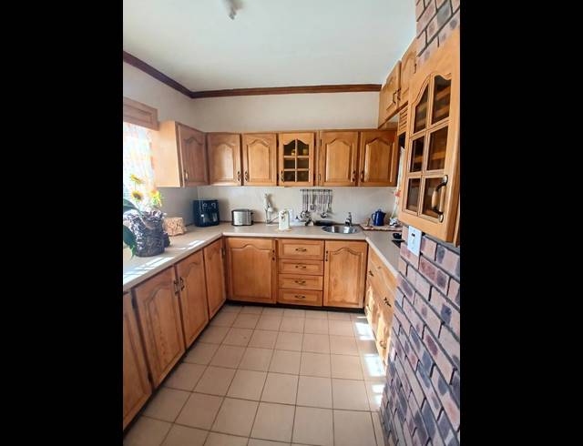 3 BEDROOM HOUSE FOR SALE IN CASSELDALE